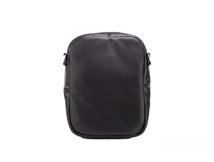 حقيبة يد كروس بودي Marc Jacobs Pillow الصغيرة المصنوعة من الجلد الناعم المبطن باللون الأسود